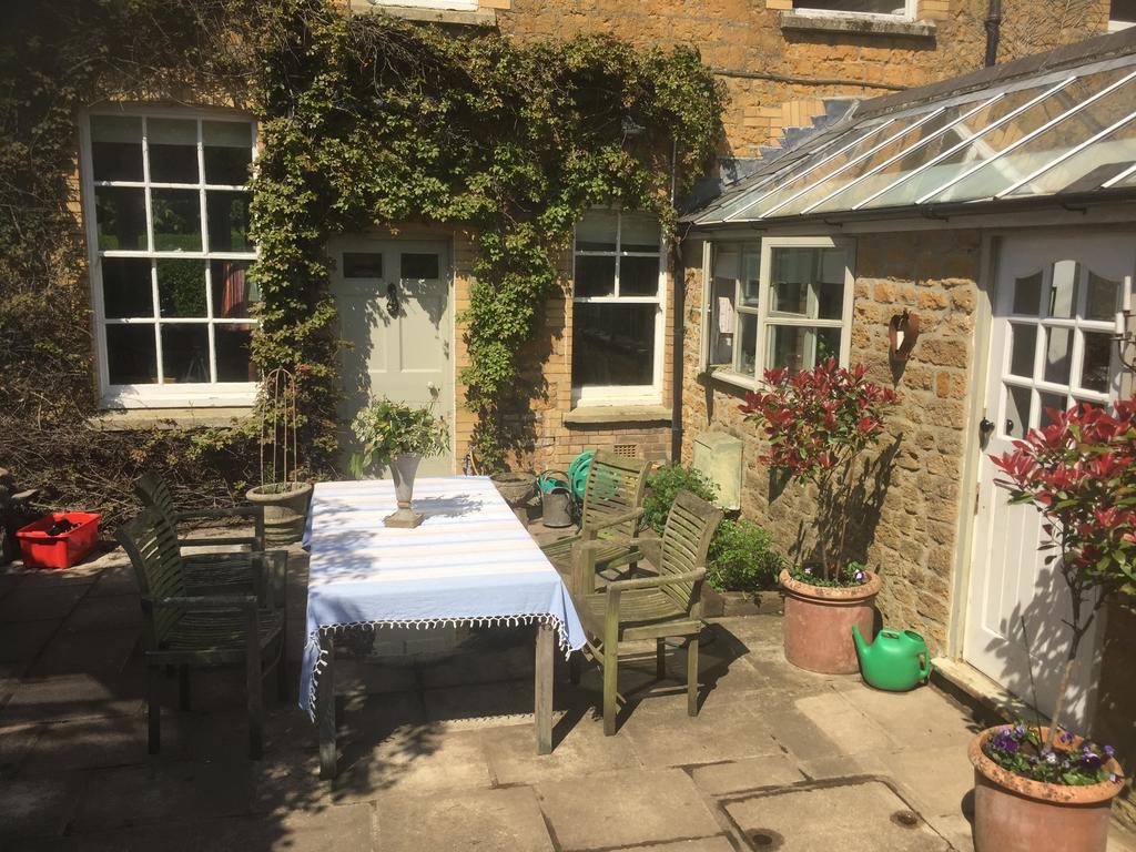Ellesmere House Castle Cary Exterior photo